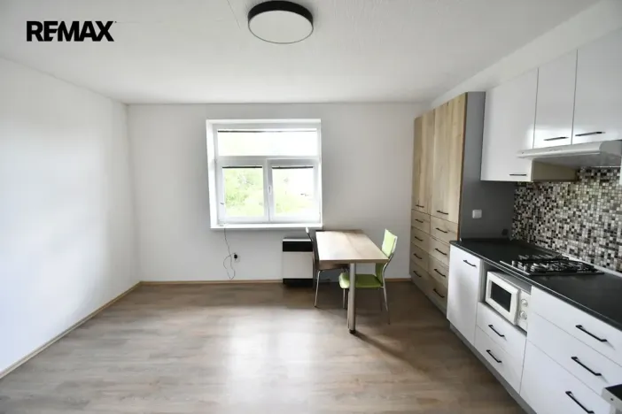 Pronájem bytu 1+kk, Hradec Králové - Pražské Předměstí, Jiřího Purkyně, 21 m2