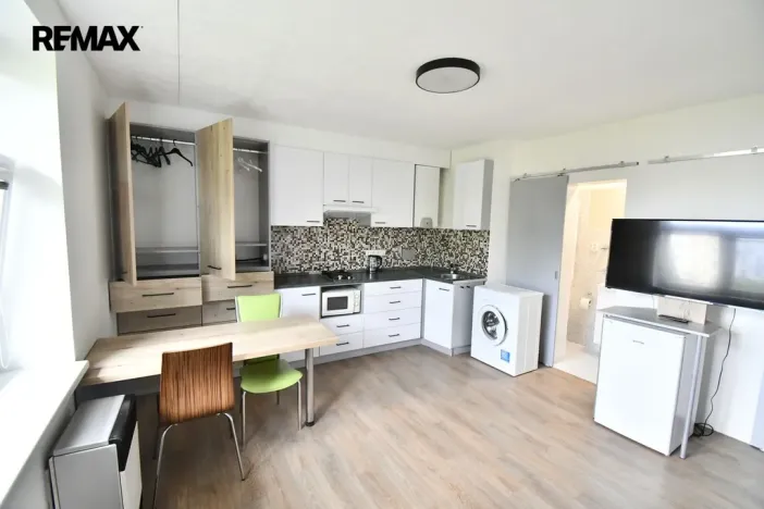 Pronájem bytu 1+kk, Hradec Králové - Pražské Předměstí, Jiřího Purkyně, 21 m2