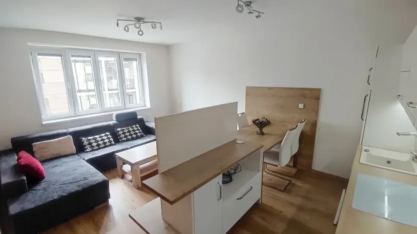 Pronájem bytu 3+kk, Hradec Králové, Bozděchova, 63 m2