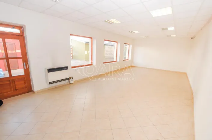 Pronájem obchodního prostoru, Benešov, Tyršova, 45 m2