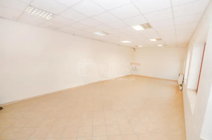 Pronájem obchodního prostoru, Benešov, Tyršova, 45 m2