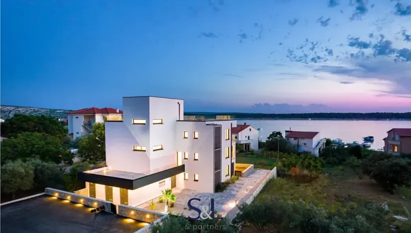 Prodej bytu 3+kk, Barbat na Rabu, Chorvatsko, 107 m2