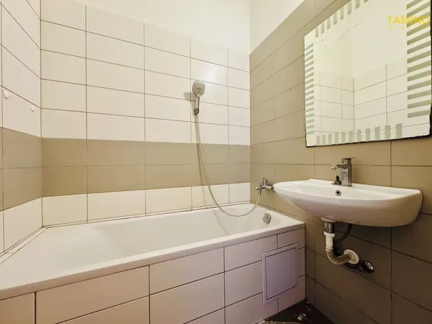 Pronájem bytu 3+1, Pardubice, náměstí Čs. legií, 79 m2