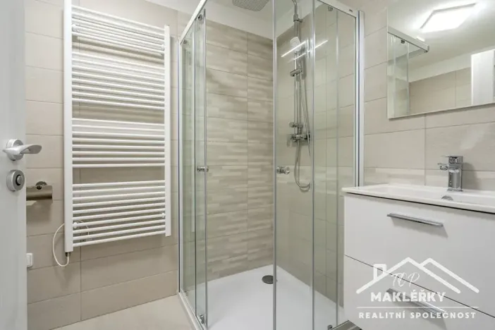Pronájem bytu 1+kk, Uhlířské Janovice, Hrnčířská, 30 m2