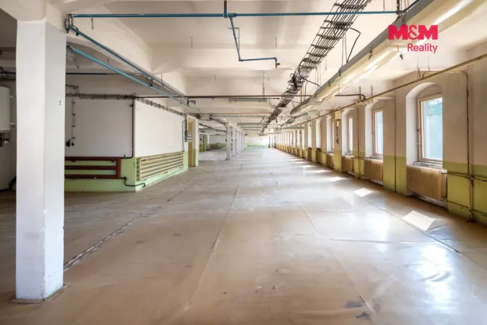 Prodej výrobních prostor, Kolinec, 2640 m2