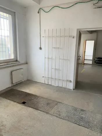 Pronájem výrobních prostor, Praha - Uhříněves, Přátelství, 197 m2