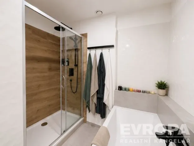 Pronájem bytu 2+kk, Plzeň - Újezd, Diamantová, 58 m2