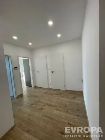 Pronájem bytu 2+kk, Plzeň - Újezd, Diamantová, 58 m2