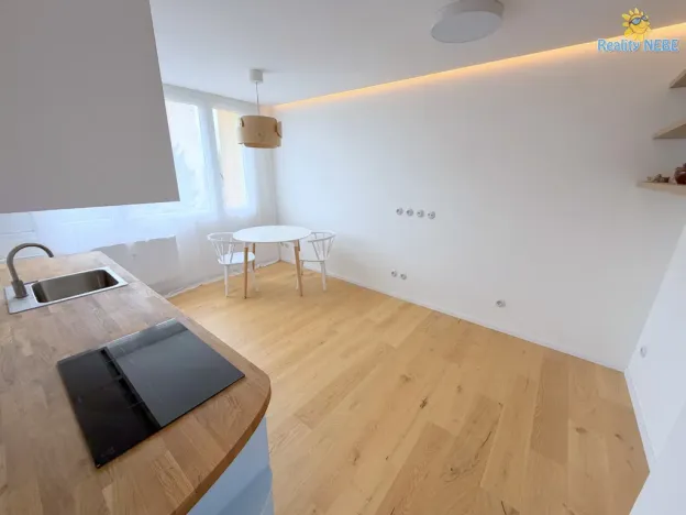 Pronájem bytu 1+kk, Praha - Prosek, Veltruská, 27 m2