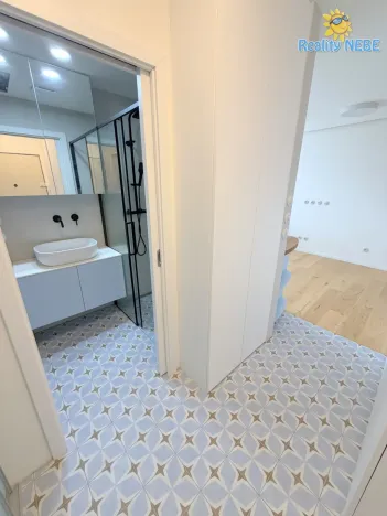Pronájem bytu 1+kk, Praha - Prosek, Veltruská, 27 m2
