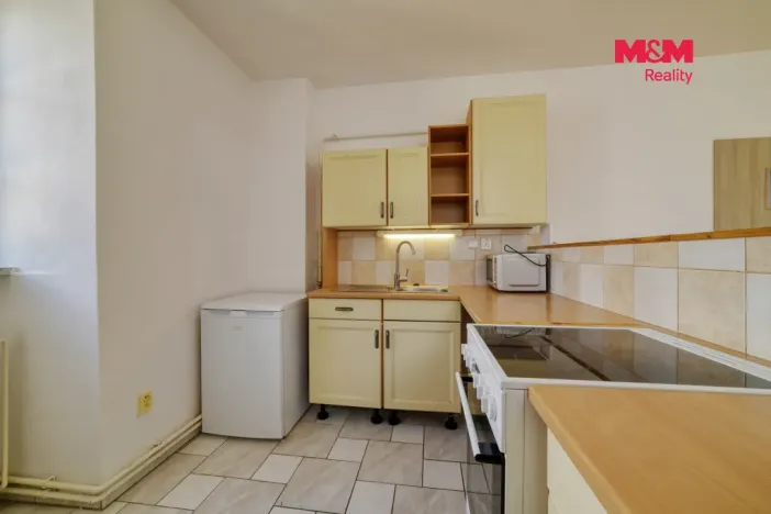 Pronájem bytu 1+kk, Cheb, Růžová, 27 m2