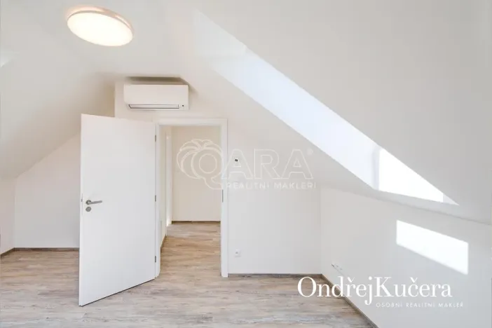 Pronájem rodinného domu, Statenice, Račanská, 130 m2