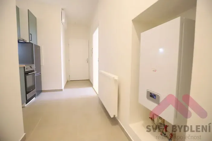 Pronájem bytu 1+kk, Praha - Vršovice, Slovinská, 28 m2