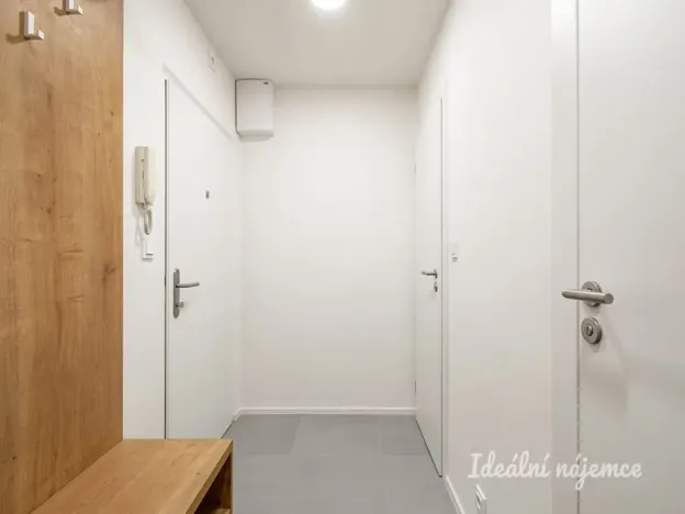 Pronájem bytu 3+1, Praha - Michle, V zápolí, 68 m2