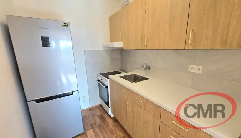 Pronájem bytu 2+kk, Praha, Famfulíkova, 43 m2