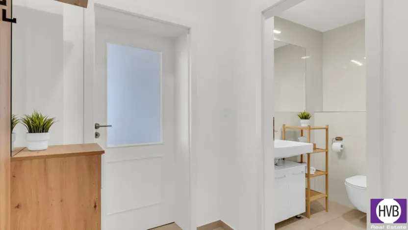 Prodej bytu 2+kk, Praha, Petrská, 42 m2