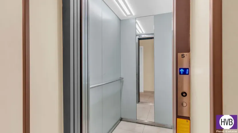 Prodej bytu 2+kk, Praha, Petrská, 42 m2