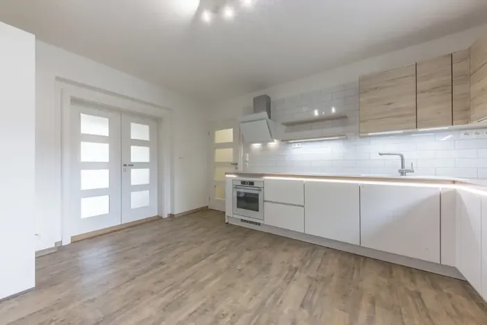 Pronájem bytu 2+1, Mníšek pod Brdy, Lhotecká, 48 m2