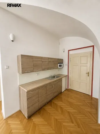 Pronájem kanceláře, Praha - Malá Strana, Karmelitská, 62 m2