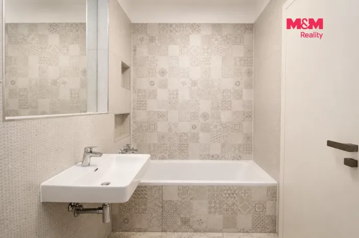 Pronájem bytu 2+kk, Praha - Vysočany, Pod Harfou, 42 m2