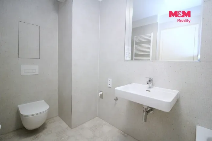 Pronájem bytu 2+kk, Praha - Vysočany, Pod Harfou, 42 m2