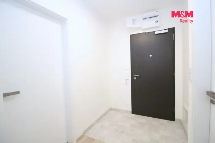 Pronájem bytu 2+kk, Praha - Vysočany, Pod Harfou, 42 m2