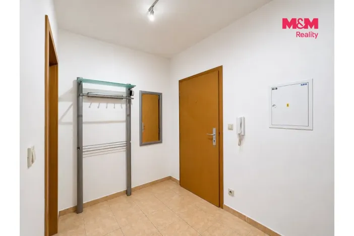 Pronájem bytu 2+kk, Karlovy Vary - Drahovice, Zbrojnická, 52 m2