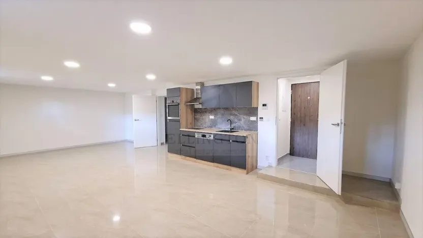 Prodej komerční nemovitosti, Praha - Kobylisy, Javorová, 49 m2