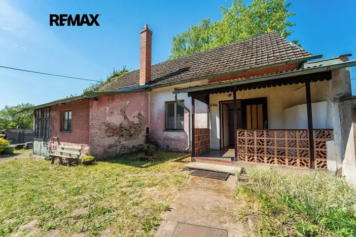 Prodej komerčního pozemku, Týnec nad Labem, Bambousek, 7711 m2
