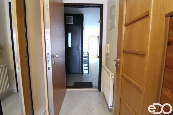 Pronájem bytu 1+kk, Praha - Holešovice, Osadní, 33 m2