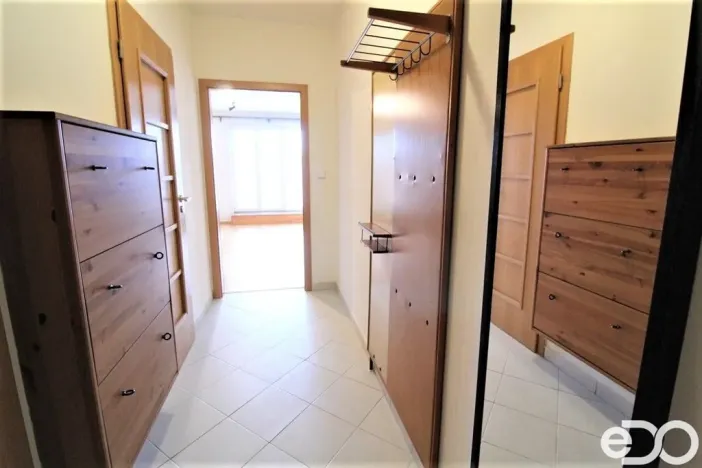 Pronájem bytu 1+kk, Praha - Holešovice, Osadní, 33 m2