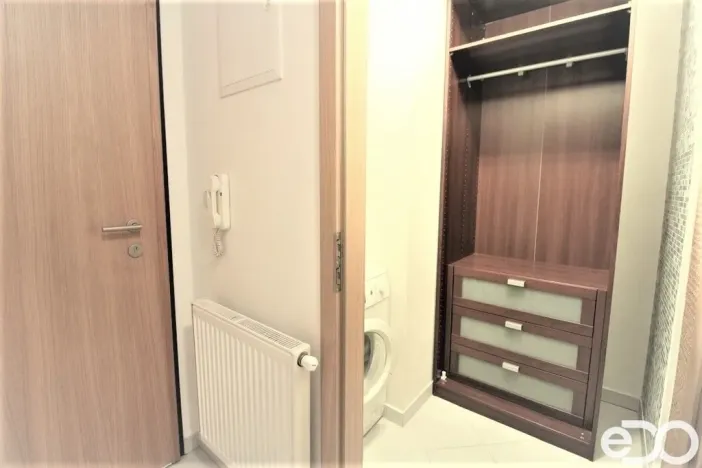 Pronájem bytu 1+kk, Praha - Holešovice, Osadní, 33 m2