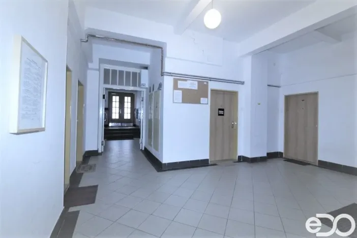 Pronájem bytu 1+kk, Praha - Holešovice, Osadní, 33 m2