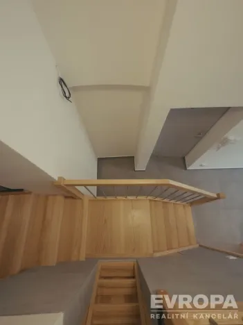 Prodej komerční nemovitosti, Opava - Předměstí, Nákladní, 37 m2