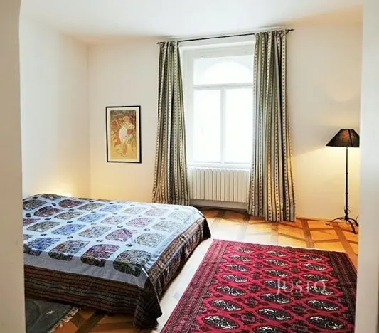 Pronájem bytu 2+1, Praha, Janáčkovo nábřeží, 80 m2
