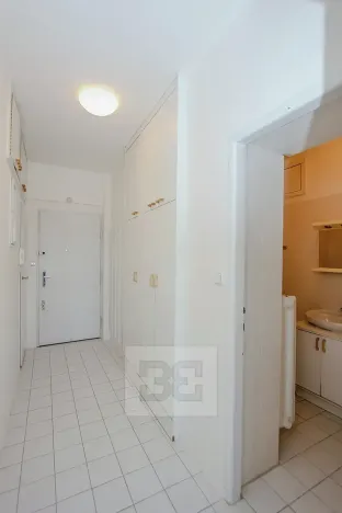 Pronájem bytu 1+kk, Praha - Holešovice, Vinařská, 34 m2
