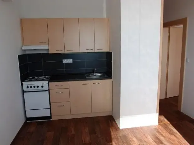 Pronájem bytu 1+1, Pardubice - Cihelna, U Josefa, 42 m2