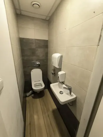 Pronájem obchodního prostoru, Ústí nad Labem, Masarykova, 65 m2