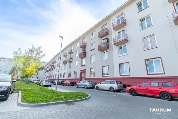 Pronájem bytu 2+1, Plzeň, Brojova, 55 m2