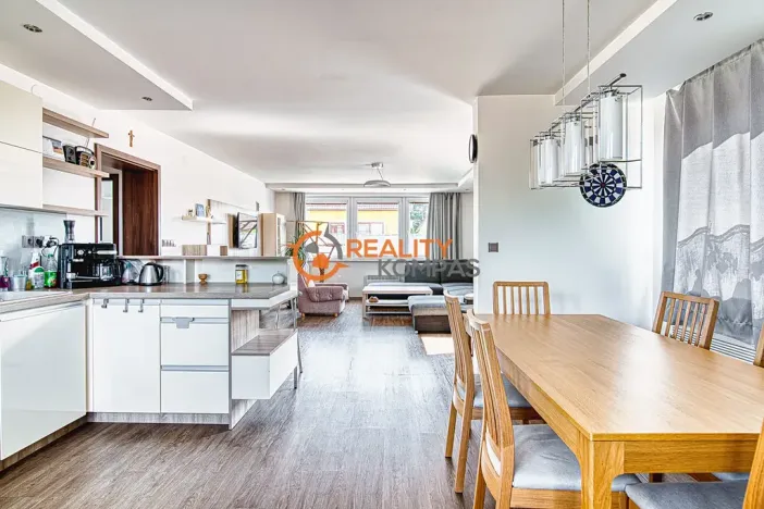 Prodej rodinného domu, Hovorany, 220 m2