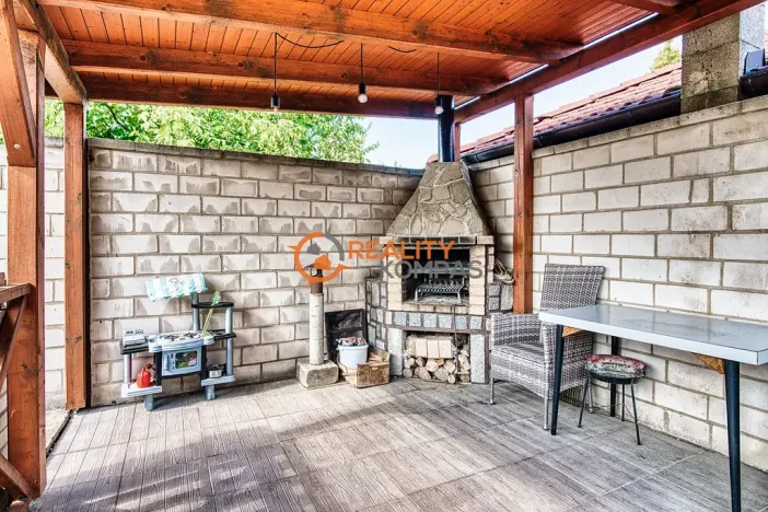 Prodej rodinného domu, Hovorany, 220 m2