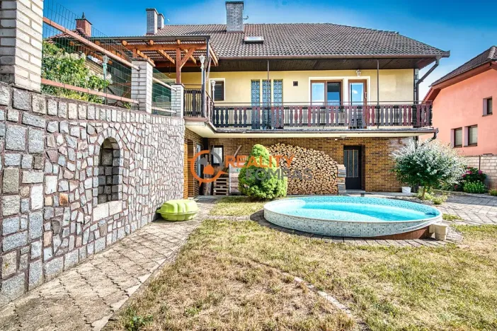 Prodej rodinného domu, Hovorany, 220 m2