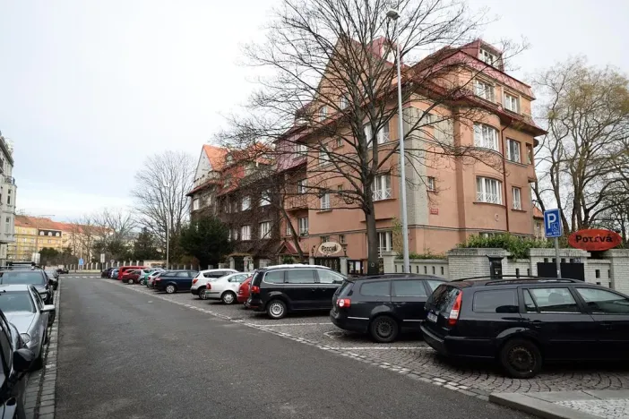 Pronájem kanceláře, Praha - Dejvice, Srbská, 73 m2