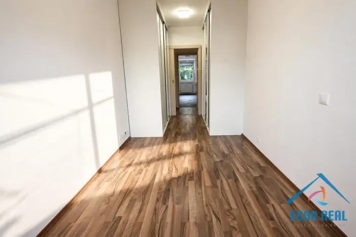 Prodej bytu 3+1, Praha - Troja, Hnězdenská, 68 m2