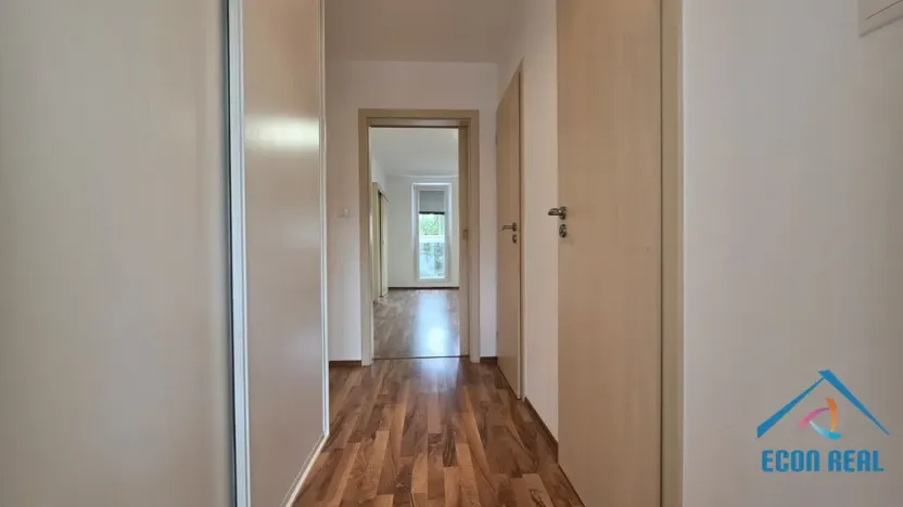 Prodej bytu 3+1, Praha - Troja, Hnězdenská, 68 m2