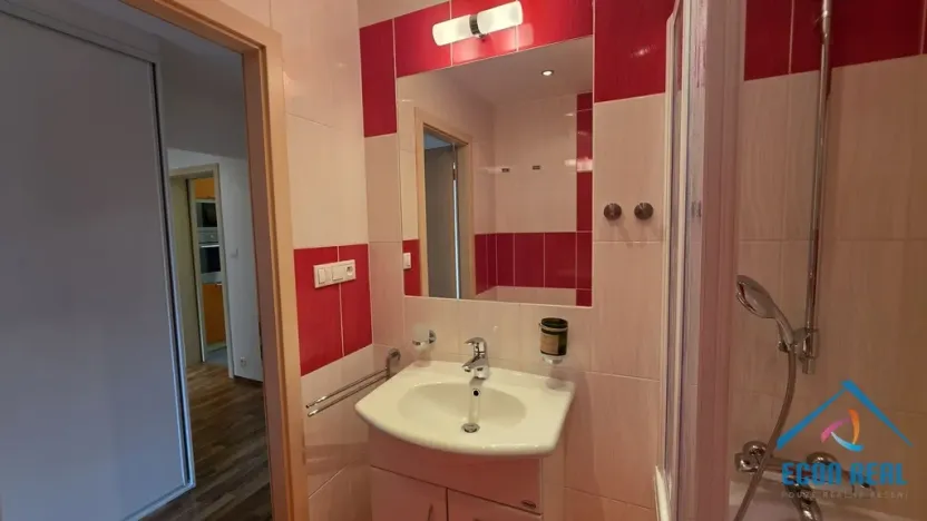 Prodej bytu 3+1, Praha - Troja, Hnězdenská, 68 m2