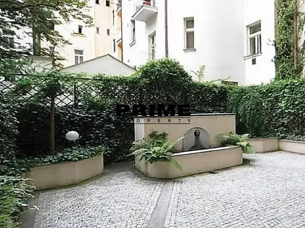 Pronájem bytu 2+1, Praha - Smíchov, Janáčkovo nábřeží, 80 m2