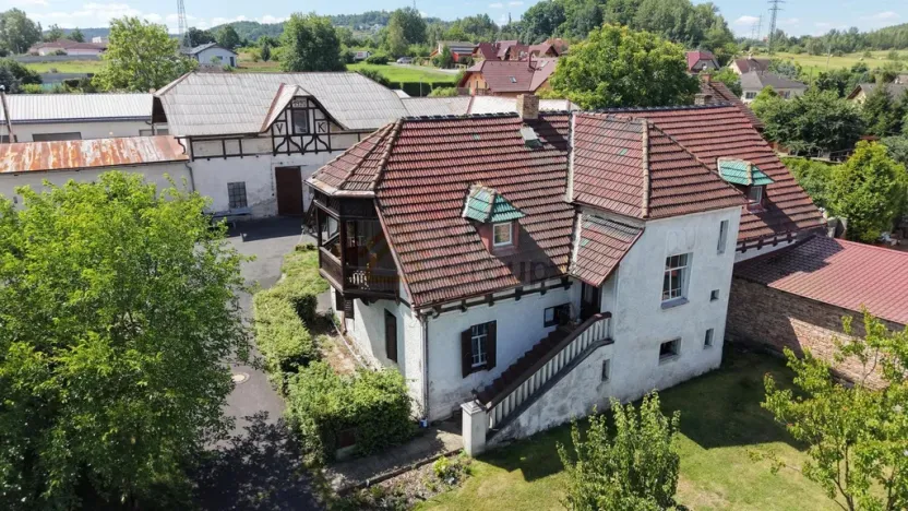 Prodej rodinného domu, Jenišov, 700 m2