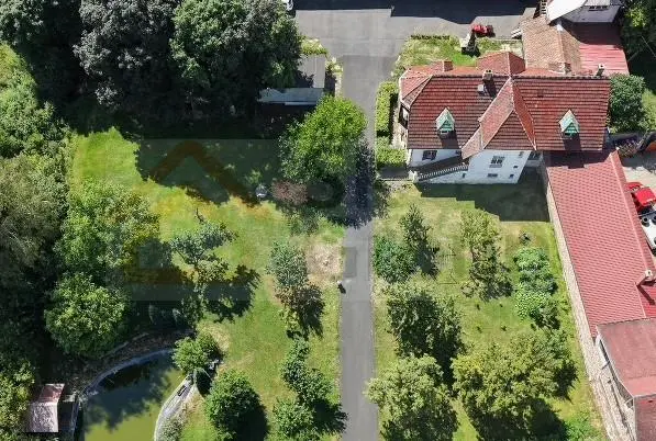 Prodej rodinného domu, Jenišov, 700 m2