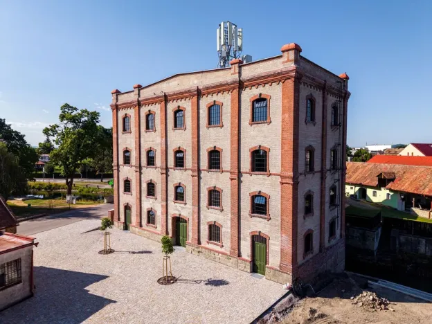 Pronájem kanceláře, Dašice, Štenclova, 142 m2